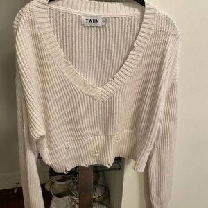 TWIIN white cropped v-neck sweater
